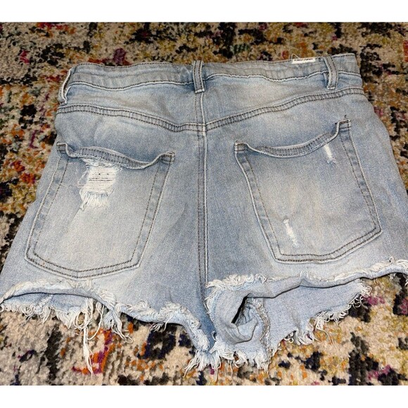 Almost famous Jean shorts - Picture 3 of 3